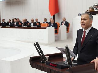 Bakan Yerlikaya açıkladı: Polislerin çalışma saatinde 4 gruplu 12/36 sistemine geçilecek