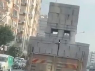 Mersin’de tehlikeli yükleme yapan kamyon sürücüsüne 3 bin 65 TL para cezası kesildi