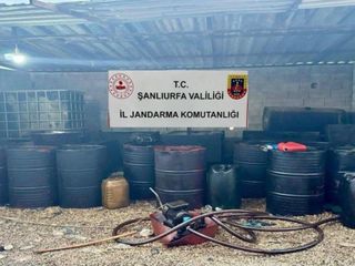 Şanlıurfa'da kaçak akaryakıt operasyonu: 3 bin 900 litre ele geçirildi