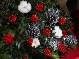 İzmir'de yılbaşının simgesi kokinaya talepte iki kat artış