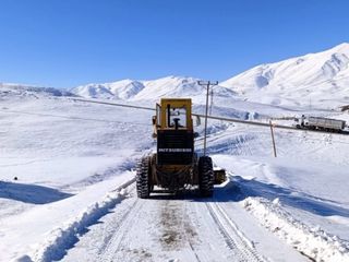 Van'da 90 yerleşim yerinin yolu kardan kapandı
