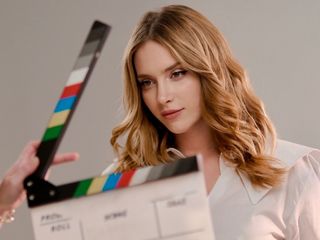 Hayal Köseoğlu'nu sinirlendirdiler! Rolünü eleştirenlere cevap verdi