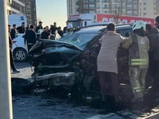 Başakşehir’de karşı şeride geçen araç dehşet saçtı: 1 ölü 2 ağır yaralı