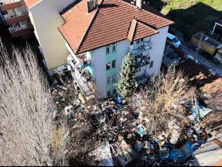 Karabük'te çöp ev göreni şaşkına çevirdi