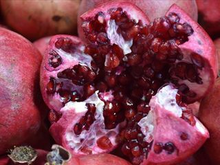 Nar kırma günü ne zaman, nasıl yapılır? 2025 Nar kırma ritüeli...