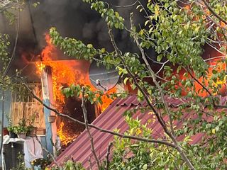 Kocaeli'de çakmağı doldururken hem kendini hem de evi yaktı