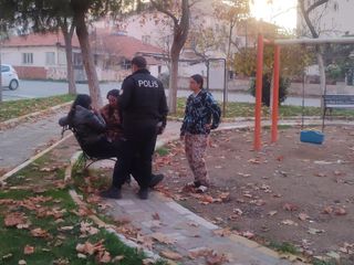 Manisa'da 10 gündür kayıp olan Asya, komşu ilçede bankta otururken bulundu