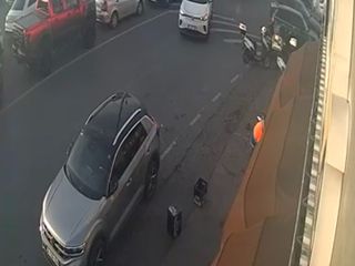 İstanbul'da sürücüsünün fren yerine gaza bastığı otomobil, başka araca çarptı