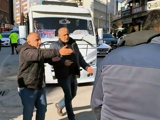 Adana'da havalı korna kullandığı anlaşılınca kesilen cezaya öfkelendi