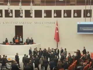 TBMM'deki bütçe maratonunda gerilim: CHP ve AK Partili vekiller birbirine girdi