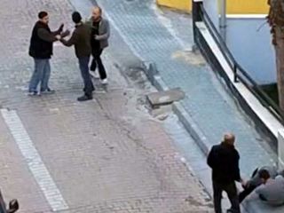 İstanbul'da hurdacıların satırlı kavgası kamerada