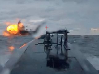 Ukrayna: Akdeniz’de Rus gölge filosuna ait bir tankere ilk kez saldırdık