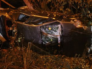 Sakarya'da otomobil tarlaya savruldu: 5 yaralı