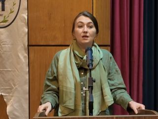 Çayla Kitap Projesi’nde anlamlı buluşma: Emine Şeçeroviç Kaşlı, Rize’de gençlerle bir araya geldi