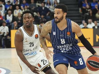 Anadolu Efes evinde Dubai'ye kaybetti