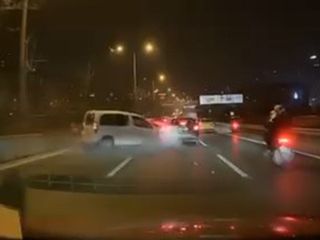 İstanbul Üsküdar'da 7 araç zincirleme kazaya karıştı