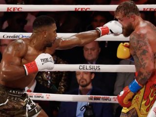 Jake Paul-Anthony Joshua maçında nakavt: 6. rauntta işi bitirdi