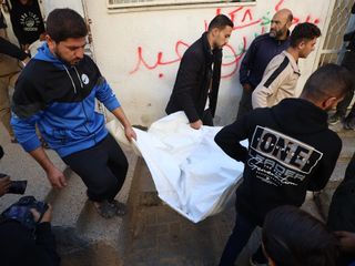 Gazze'de can kaybı 70 bin 925'e yükseldi