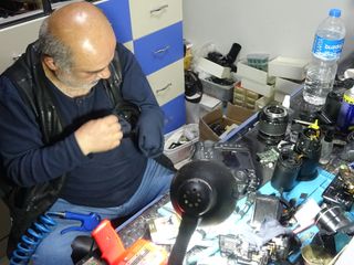 Düzce'de 41 yıldır biriktirdiği fotoğraf makinelerini sergiliyor