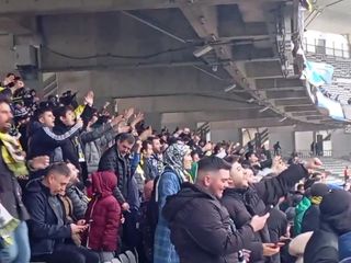 Fenerbahçe taraftarından Sadettin Saran tezahüratları