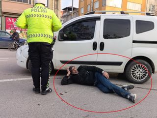 Bursa'da muayene olduğu hastaneden evine dönen kişi, sedyeyle tekrar hastaneye döndü