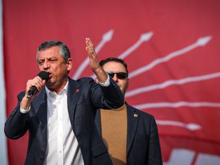 Özgür Özel: CHP geldiğinde bugünkü parayla asgari ücret 39 bin lira olacak