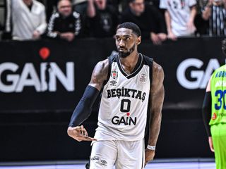 Beşiktaş, TOFAŞ maçının hakemine tepki gösterdi