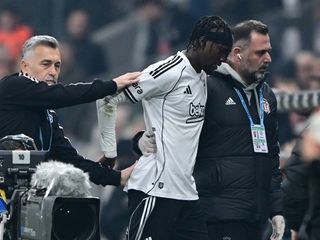Beşiktaş'ta Tammy Abraham maça devam edemedi