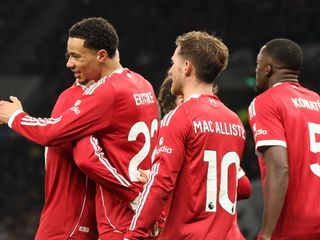 Liverpool, Tottenham'a şans tanımadı