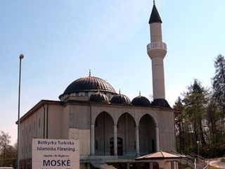İsveç'te Stockholm Camisi'ne saldırıldı