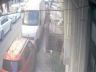 İstanbul'da otomobilin sürüklediği 3 yaşındaki çocuk ağır yaralandı