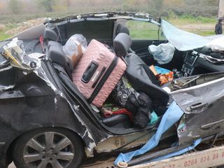 Sakarya'da tıra arkadan çarpan araç kağıt gibi ezildi: 1 ölü