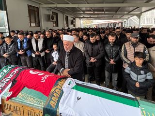 Kocaeli'de kavgada hayatını kaybeden futbolcu Uğurcan Bekçi toprağa verildi