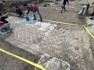 Hatay'da deprem enkazının altından tarih çıktı