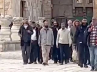 İşgalci İsrailliler, Mescid-i Aksa’ya 'Hanuka' baskını yaptı