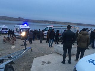 Adıyaman’da teknede korku dolu anlar: 4 kişi kurtarıldı, 1 kayıp