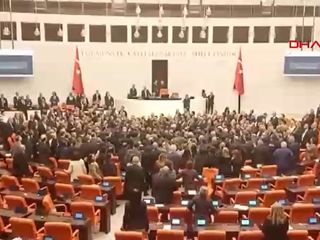 TBMM’de yumruklu kavga: Bütçe görüşmeleri sonrası tansiyon yükseldi