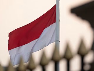 Endonezya'da yolcu otobüsü devrildi: 16 ölü