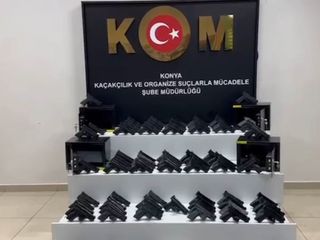 Konya'daki kaçak silah operasyonunda 100 tabanca ele geçirildi