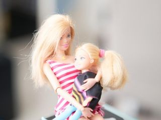 Yeni trend pes dedirtti: "Doll mom" akımı büyüyor...