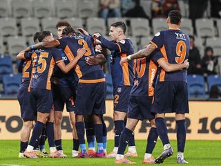 Başakşehir’den Burak Yılmaz'ın döndüğü Gaziantep'e 5 gol