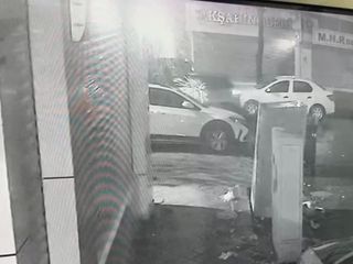 İstanbul'da uzun namlulu silahlarla saldırı: Park halindeki otomobil hedef alındı