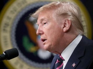 Donald Trump'tan Maduro'ya: Sert oynarsa bu onun son seferi olur