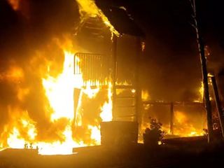 İstanbul'da ısınmak isterken park küle döndü