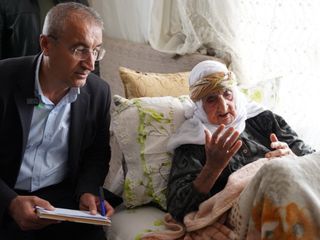 Adıyamanlı Hanım Orman, 105 yaşında AK Parti'ye üye oldu