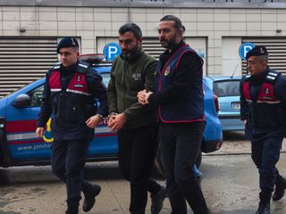 Bursa'da 30 yıl hapis cezasıyla aranan firari, bağ evinde yakalandı