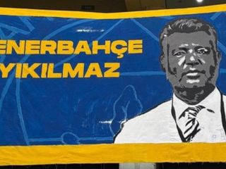 Fenerbahçe tribünlerinden Sadettin Saran'a destek