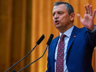 Özgür Özel'den asgari ücret açıklaması: 2026 geçim değil seçim yılıdır