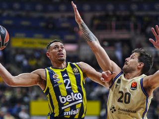 Fenerbahçe, Barcelona'yı devirdi