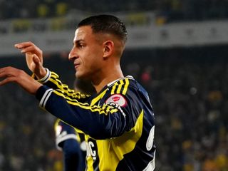 Bartuğ Elmaz, derbiye sakatlık geçirdi